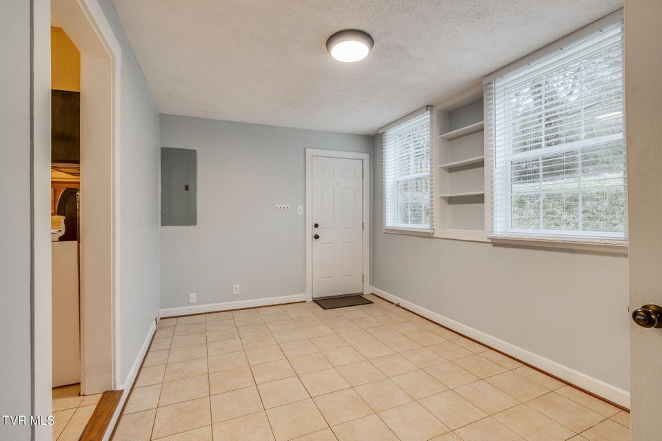 Photo #18: 433 Poplar Street