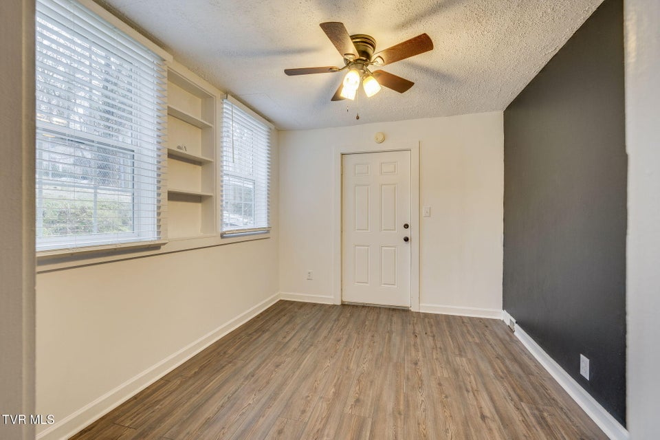 Photo #19: 433 Poplar Street