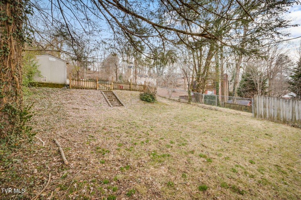 Photo #23: 433 Poplar Street