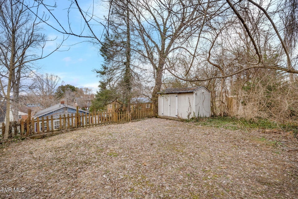 Photo #24: 433 Poplar Street