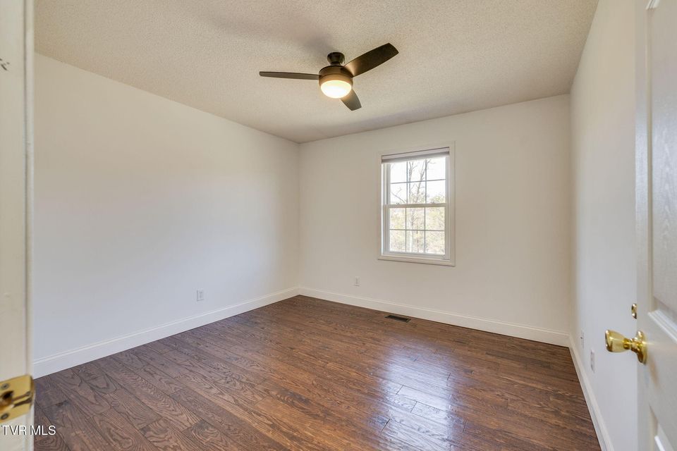 Photo #26: 117 Lancaster Road