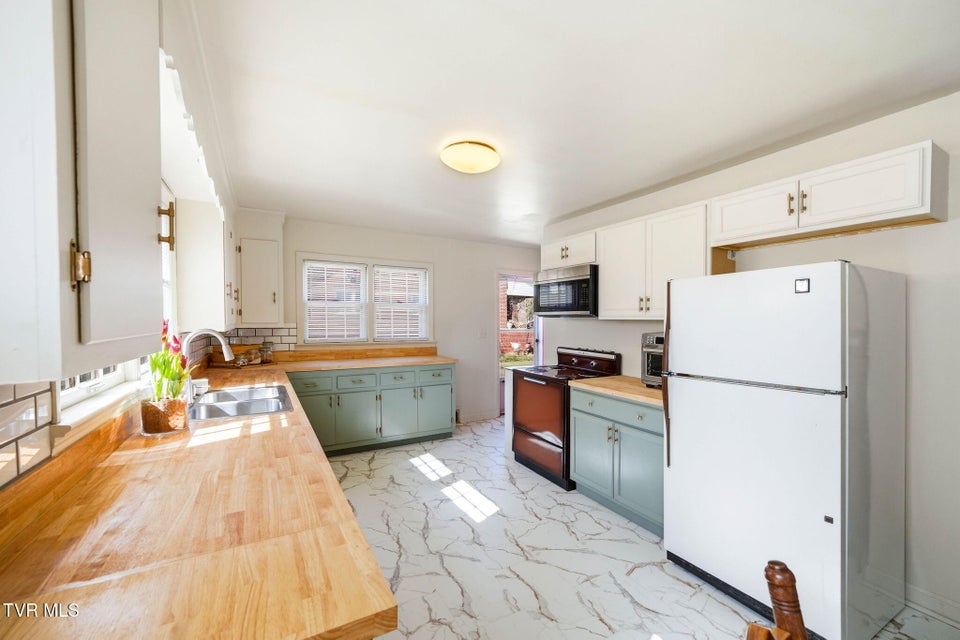 Photo #24: 213 Manville Road