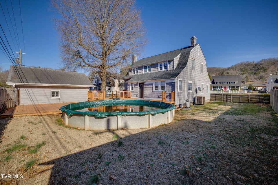 Photo #29: 319 Ohio Avenue