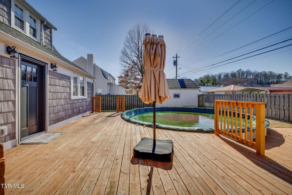 Photo #27: 319 Ohio Avenue