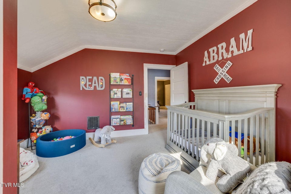 Photo #25: 319 Ohio Avenue