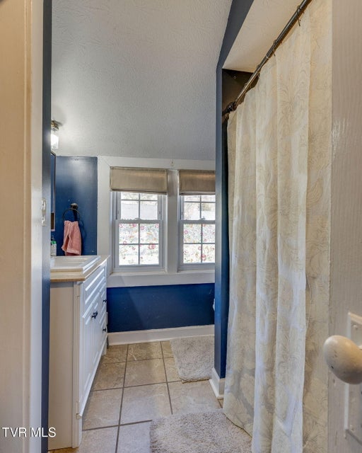 Photo #21: 319 Ohio Avenue