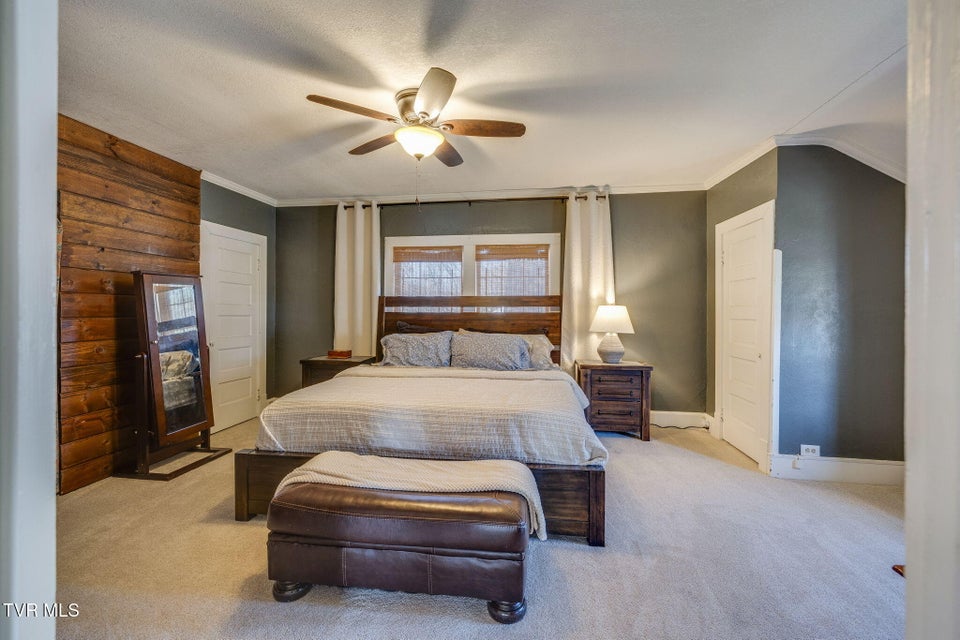 Photo #18: 319 Ohio Avenue