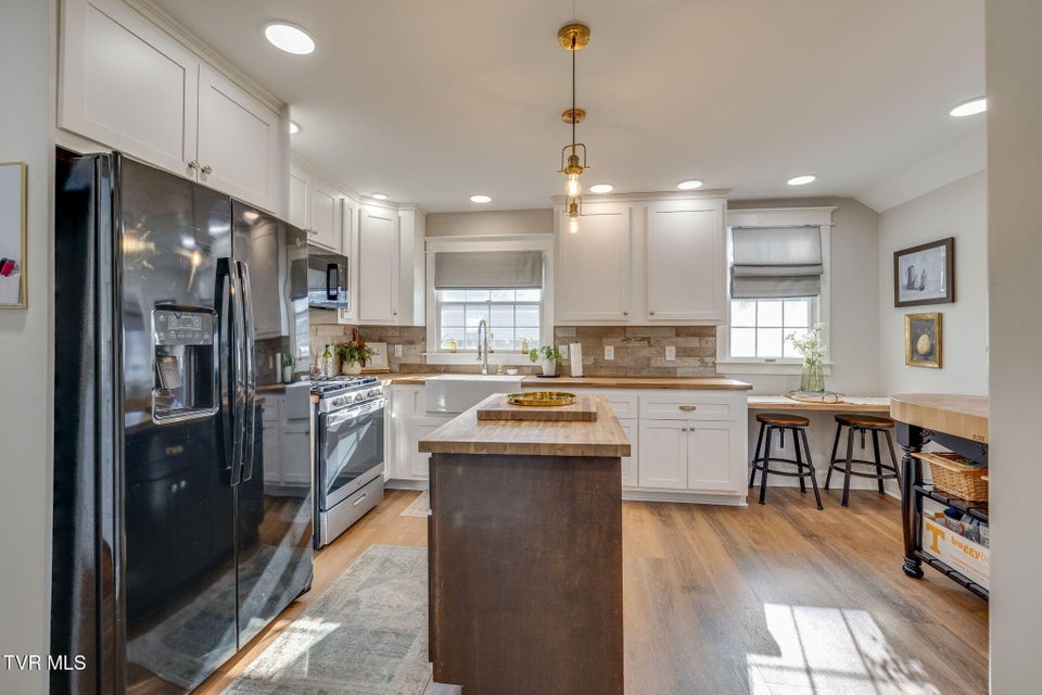 Photo #14: 319 Ohio Avenue