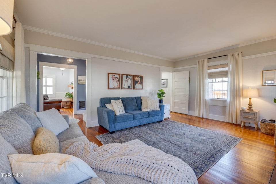 Photo #12: 319 Ohio Avenue