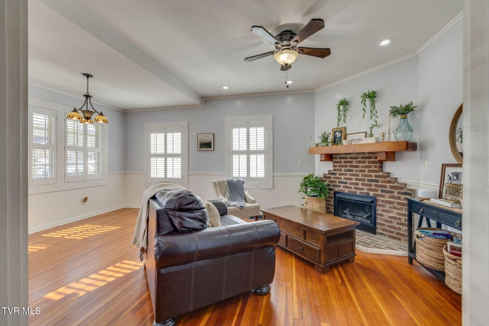 Photo #8: 319 Ohio Avenue