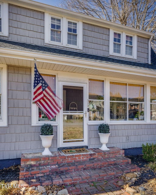 Photo #4: 319 Ohio Avenue