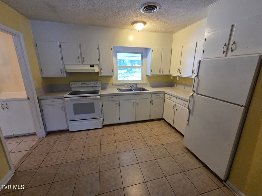 Photo #26: 1914 Oakland Avenue