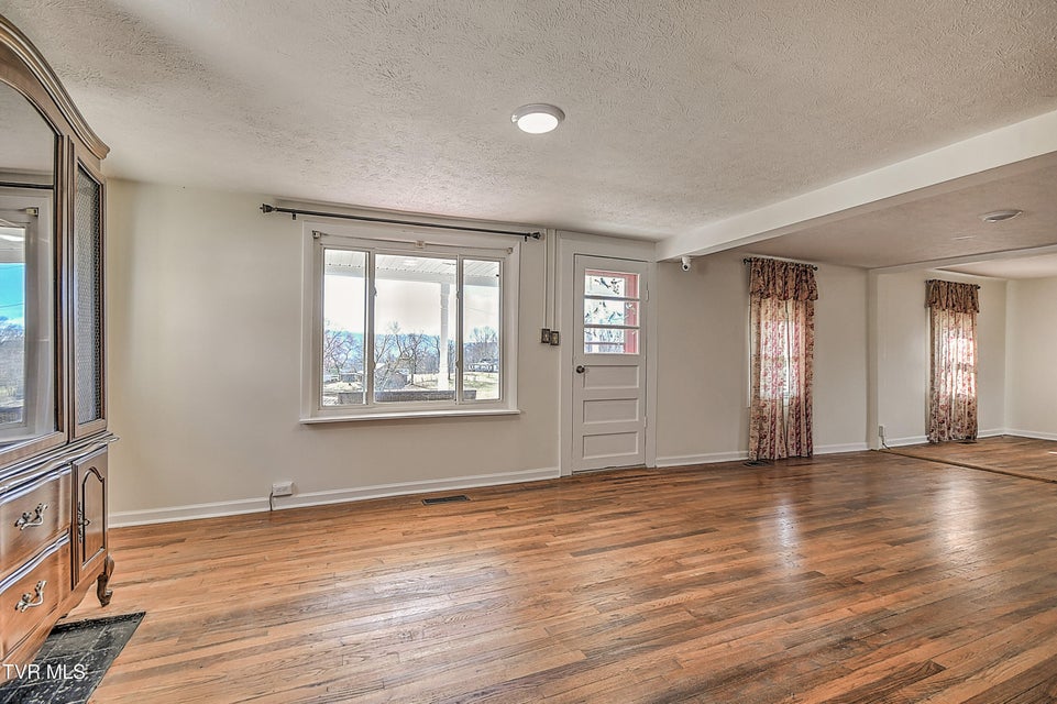 Photo #5: 634 Cherokee Drive