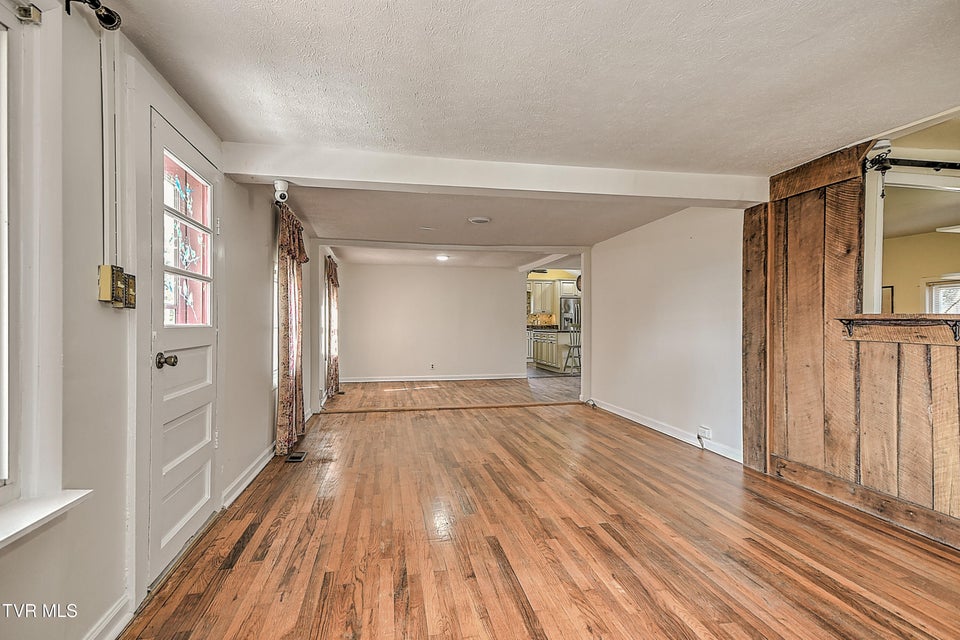 Photo #7: 634 Cherokee Drive