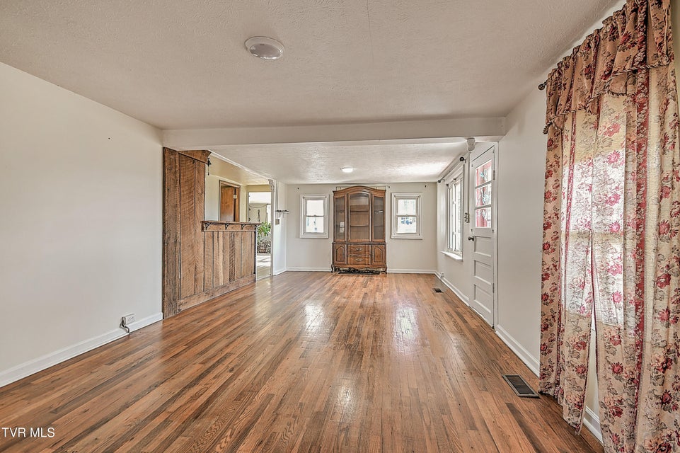 Photo #8: 634 Cherokee Drive