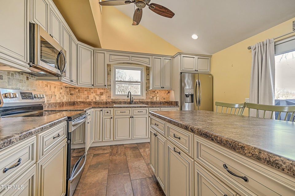 Photo #16: 634 Cherokee Drive