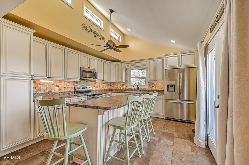 Photo #17: 634 Cherokee Drive