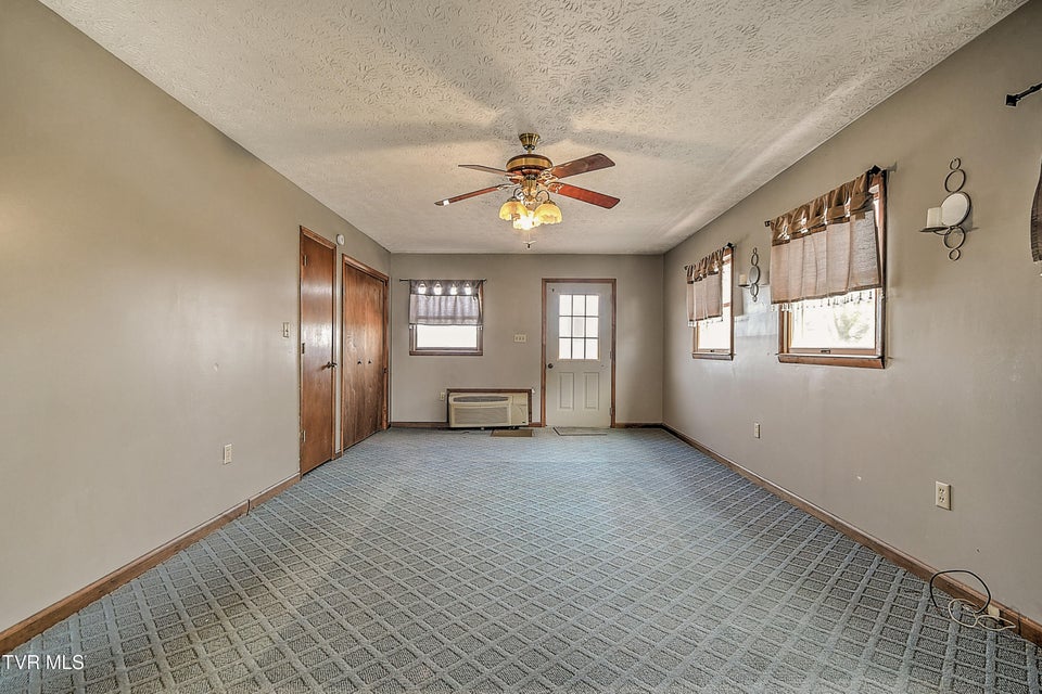 Photo #33: 634 Cherokee Drive