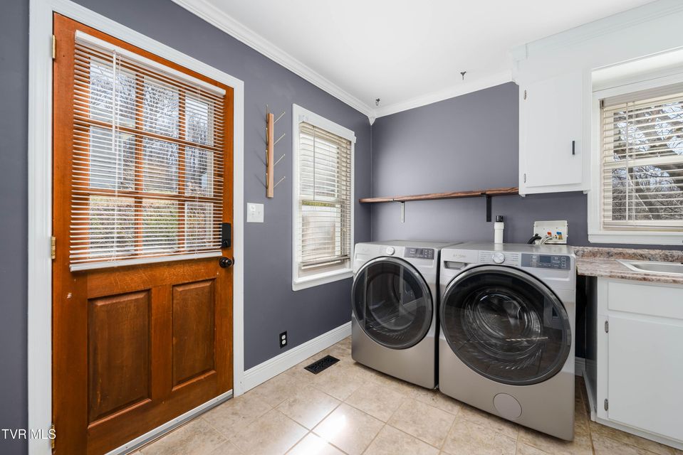 Photo #28: 1203 Barton Street