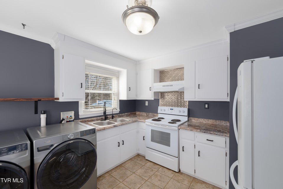 Photo #29: 1203 Barton Street