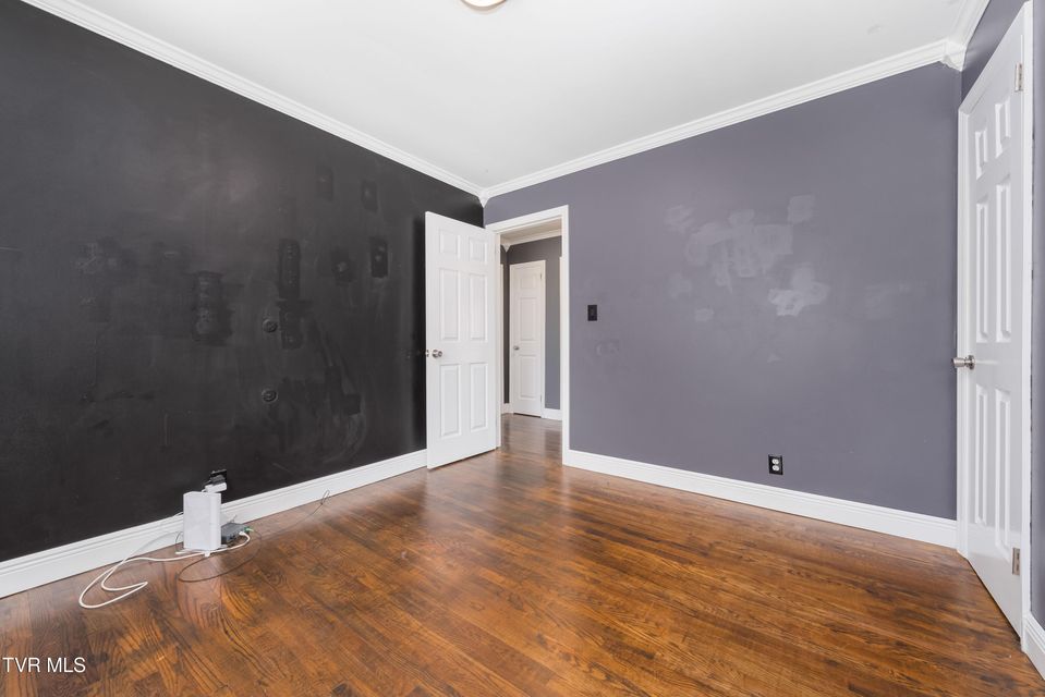 Photo #34: 1203 Barton Street