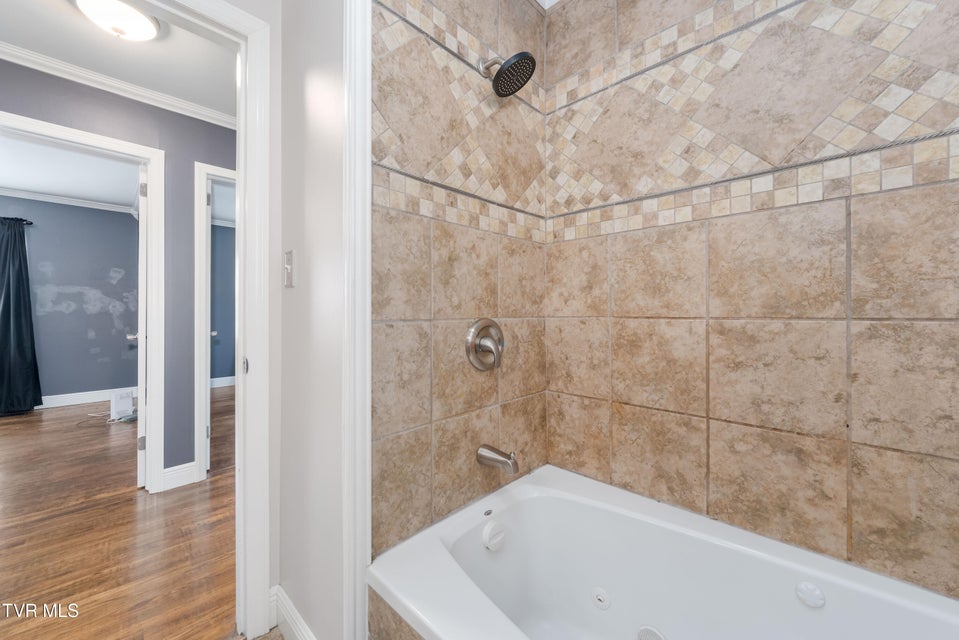 Photo #36: 1203 Barton Street