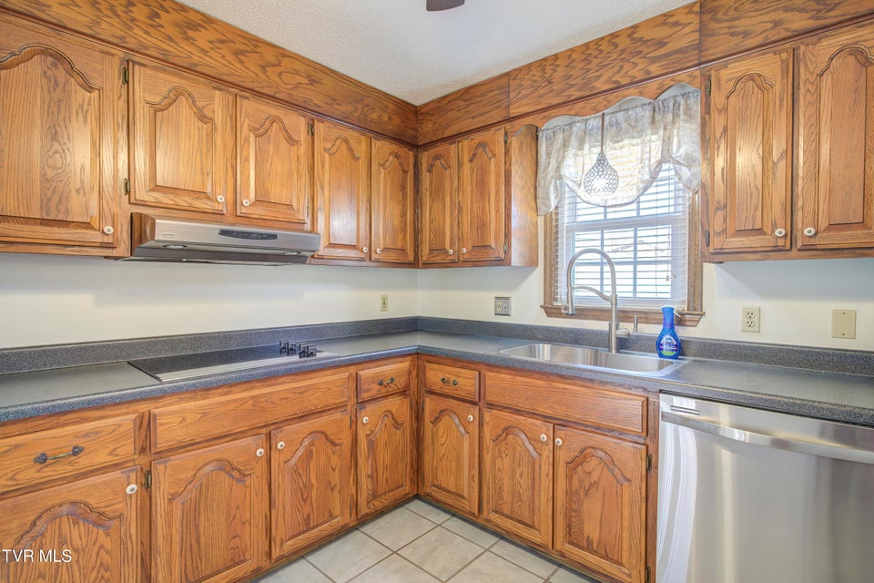 Photo #17: 192 Patriot Circle