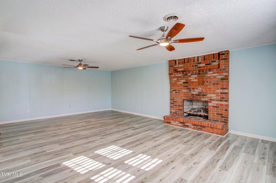 Photo #33: 192 Patriot Circle