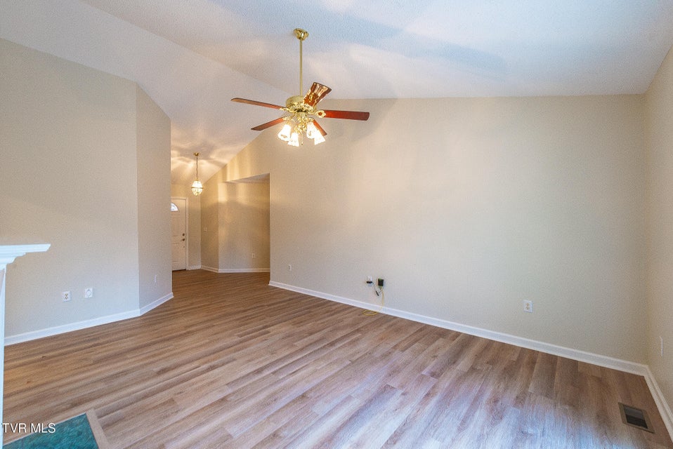 Photo #8: 113 Beechwood Court