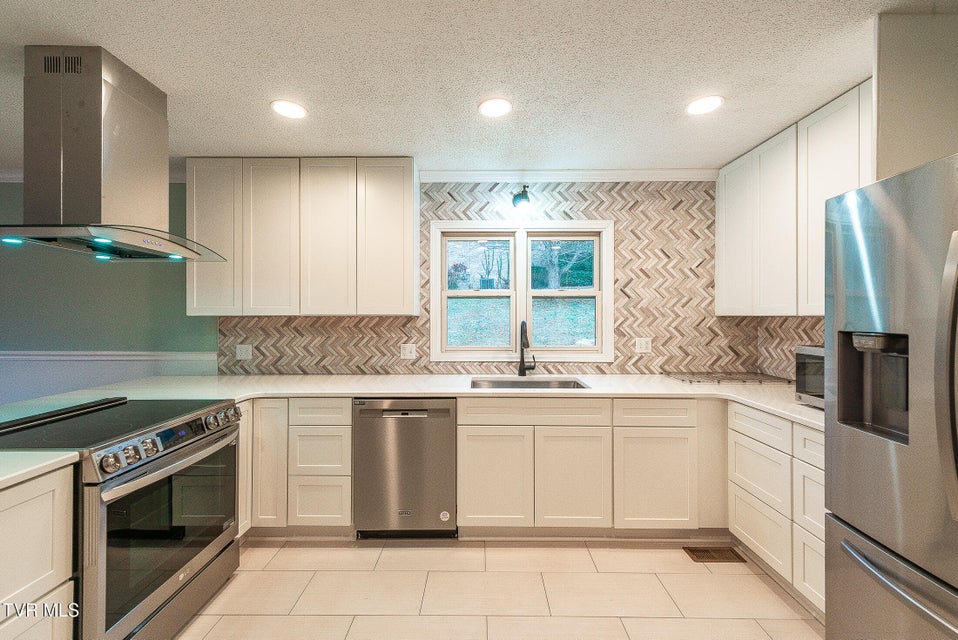 Photo #14: 113 Beechwood Court