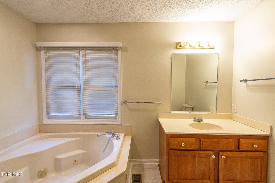 Photo #28: 113 Beechwood Court