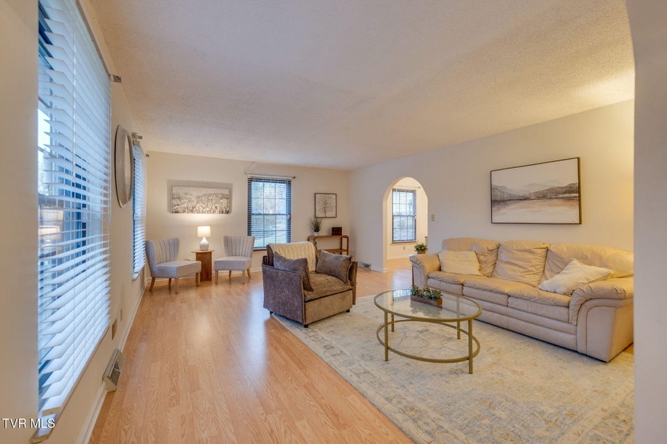 Photo #7: 557 Valley Avenue