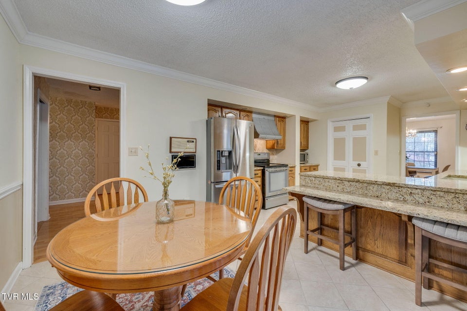 Photo #18: 557 Valley Avenue