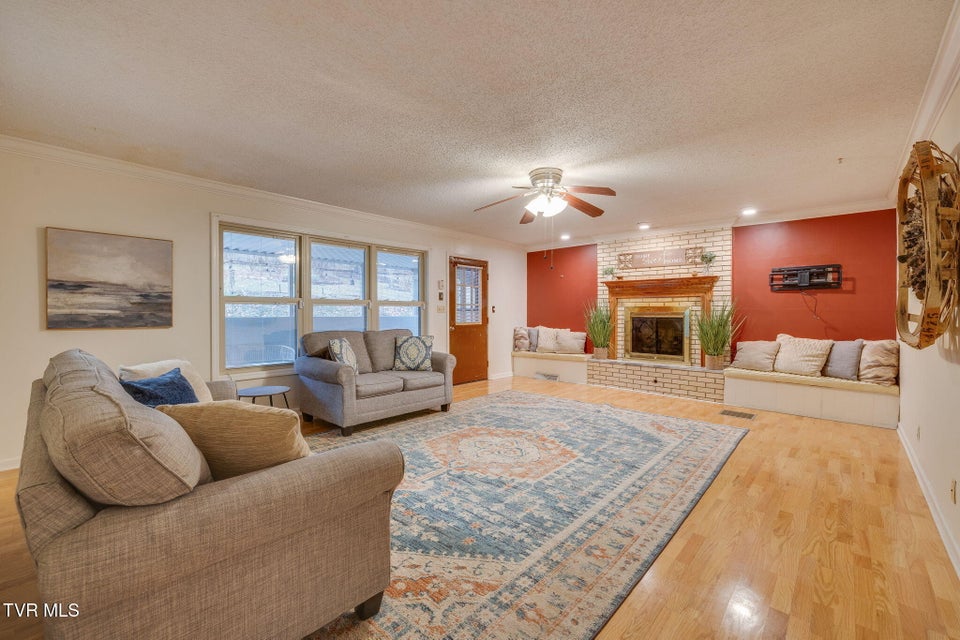 Photo #19: 557 Valley Avenue