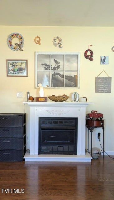 Photo #4: 210 Falconview Drive