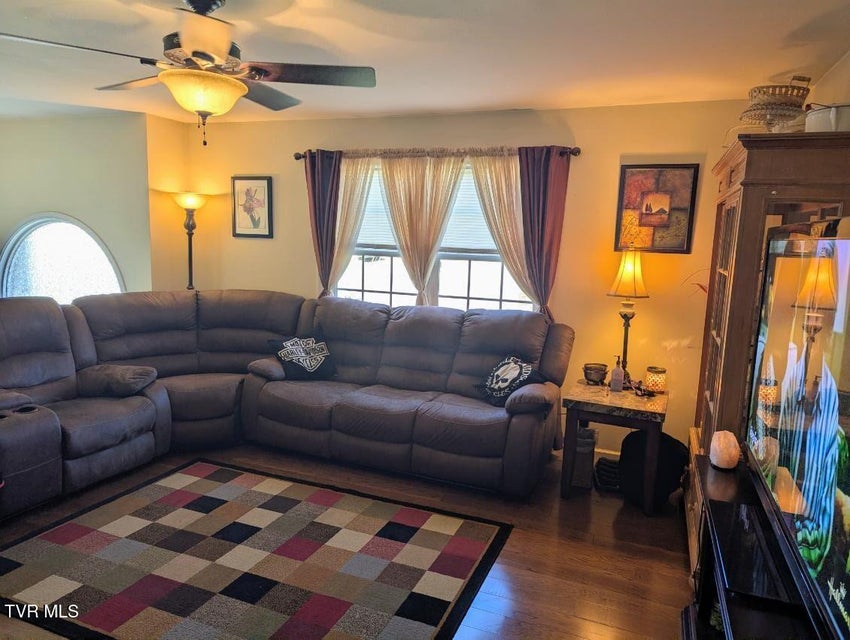 Photo #3: 210 Falconview Drive