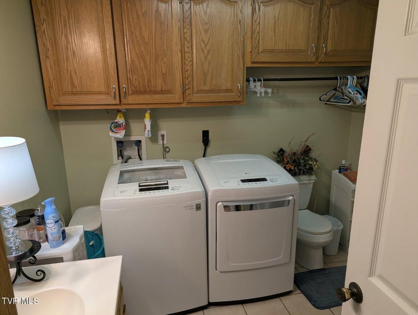 Photo #8: 210 Falconview Drive