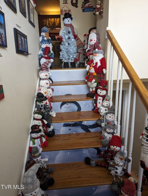 Photo #14: 210 Falconview Drive