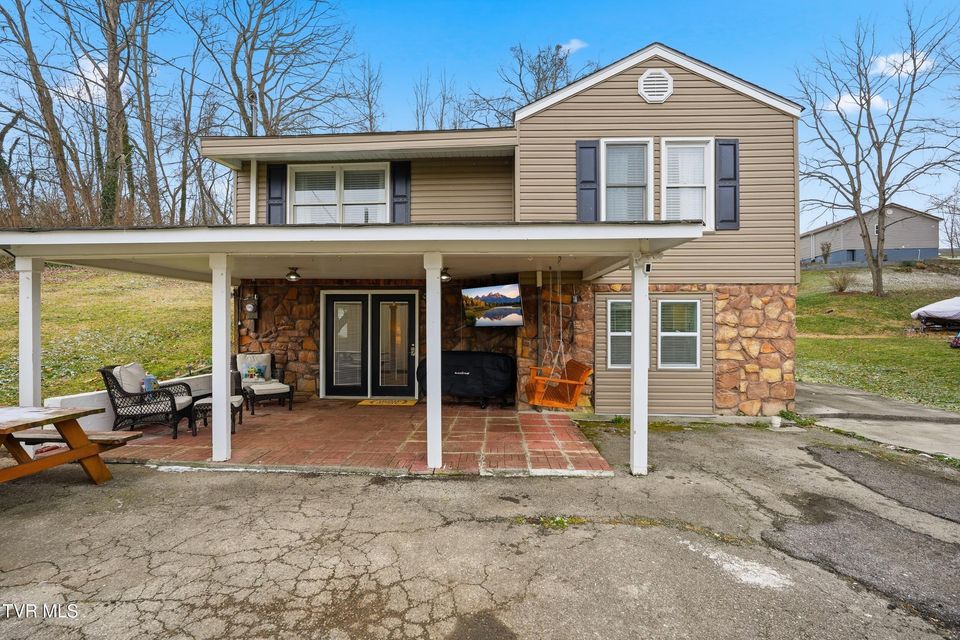 Photo #2: 644 Page Street