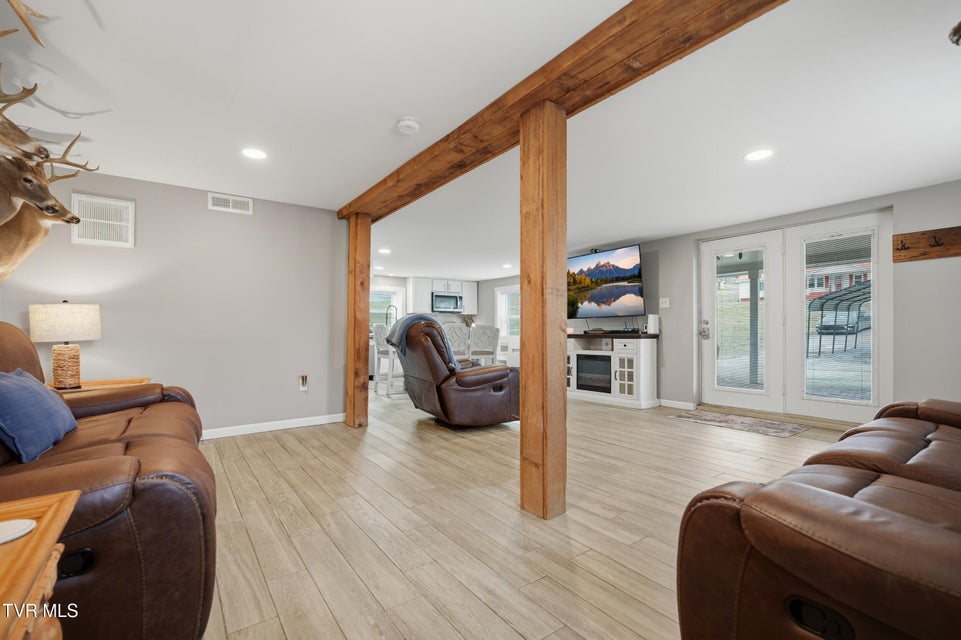 Photo #7: 644 Page Street