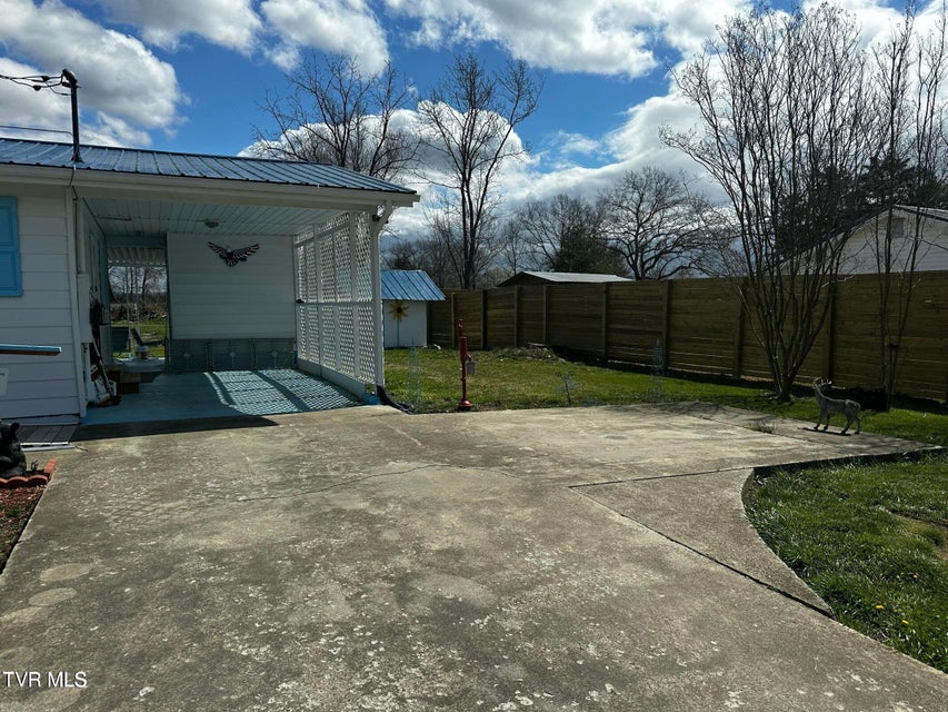 Photo #13: 574 Bailey Street