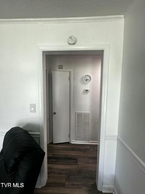 Photo #25: 574 Bailey Street