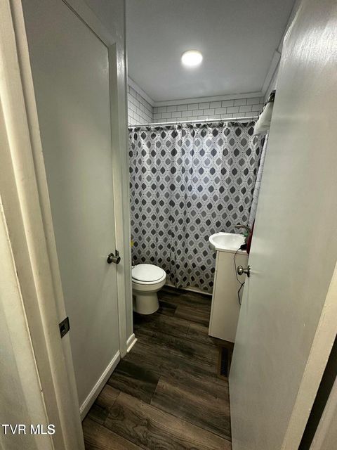 Photo #29: 574 Bailey Street