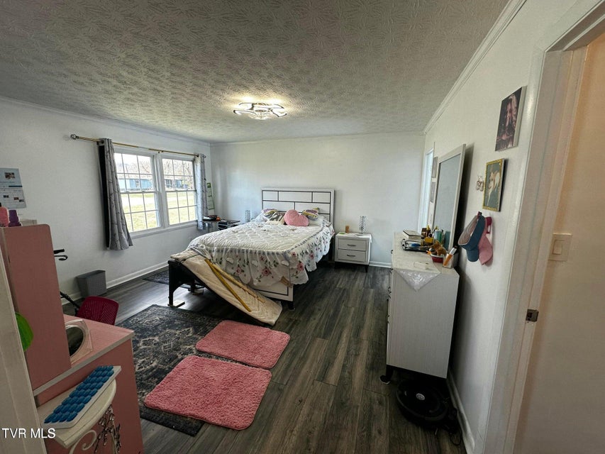 Photo #31: 574 Bailey Street