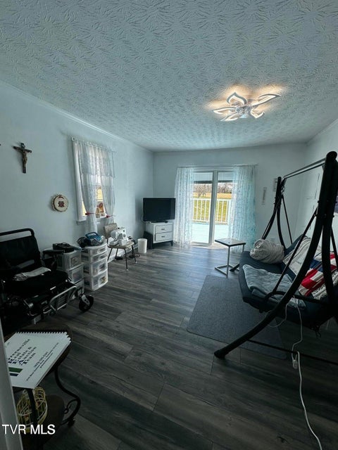 Photo #34: 574 Bailey Street