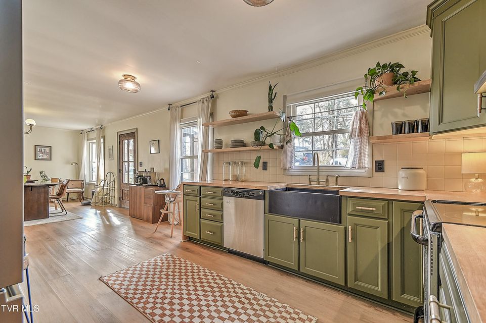 Photo #8: 2302 Princeton Lane