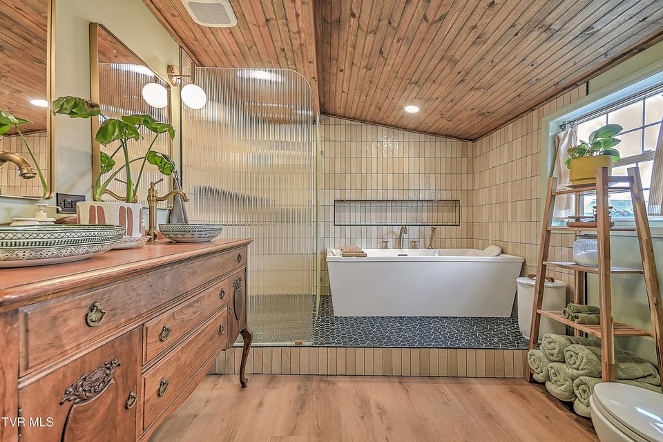 Photo #18: 2302 Princeton Lane