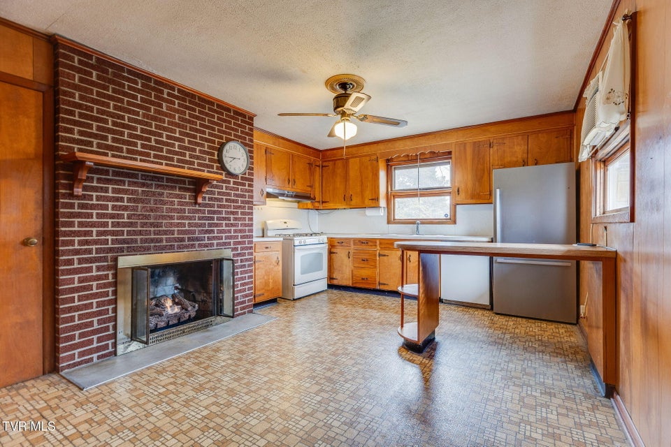 Photo #9: 4197 Skyland Drive