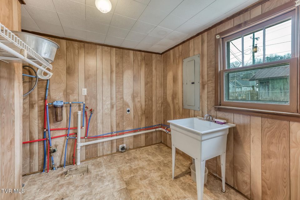 Photo #23: 708 Main Avenue