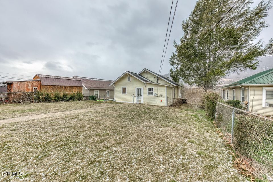 Photo #25: 708 Main Avenue